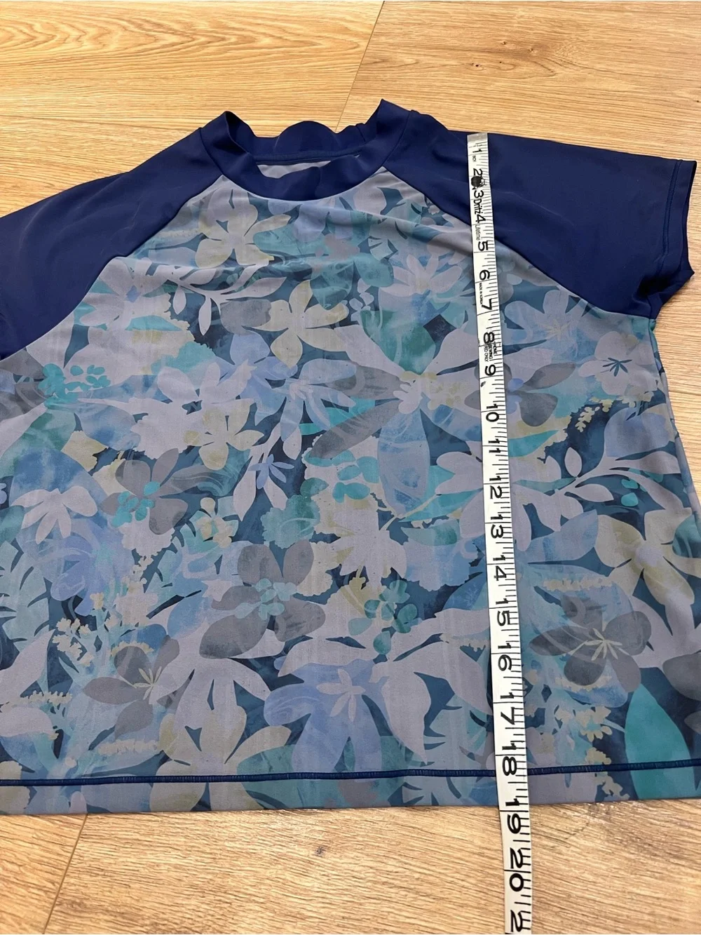 Athleta Girl Swim Top Rash Guard Blue Gray Leaf Girls Size XXL Short Sleeve